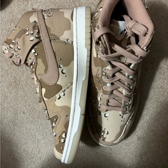 Nike Women’s Dunk High Camouflage Sneakers - Picture 5 of 5